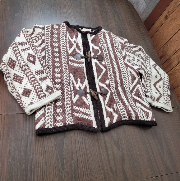 Vintage Southwest aztec Brown and white Cardigan - Picture 4 of 13
